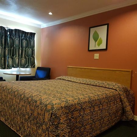 Travel Haven Motel Hanford Esterno foto