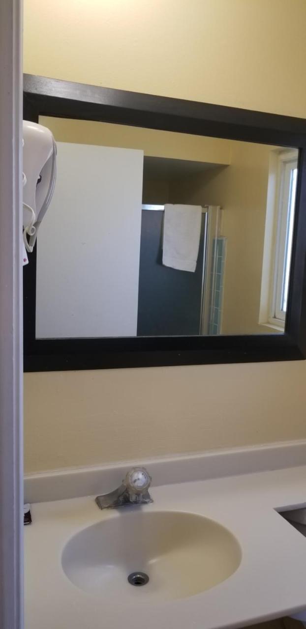 Travel Haven Motel Hanford Esterno foto