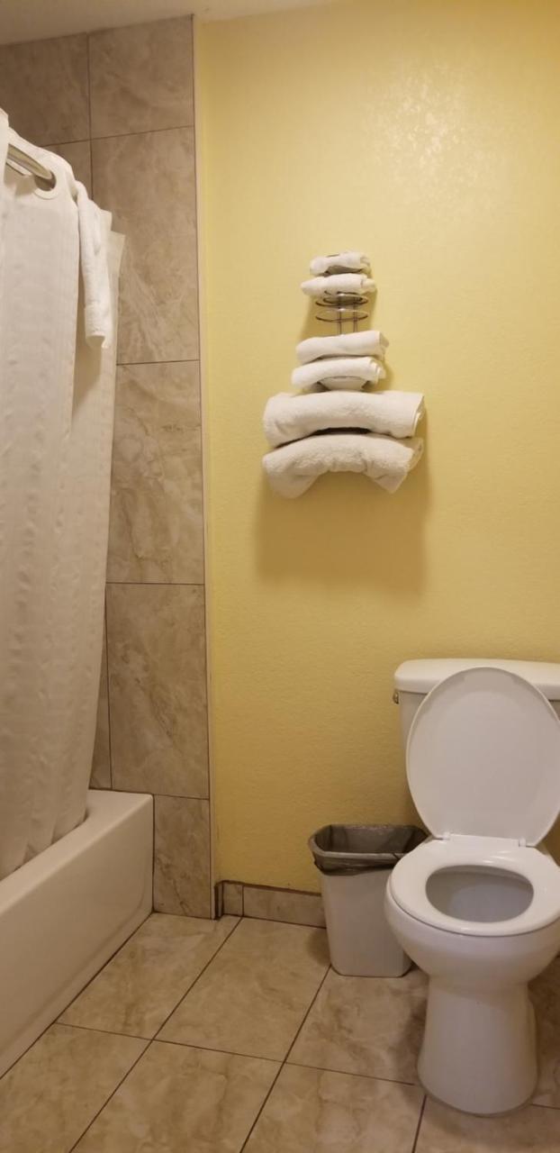 Travel Haven Motel Hanford Esterno foto