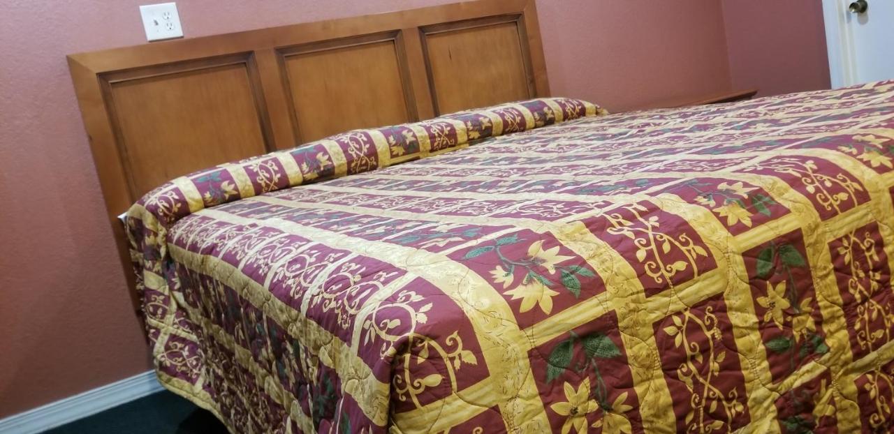 Travel Haven Motel Hanford Esterno foto